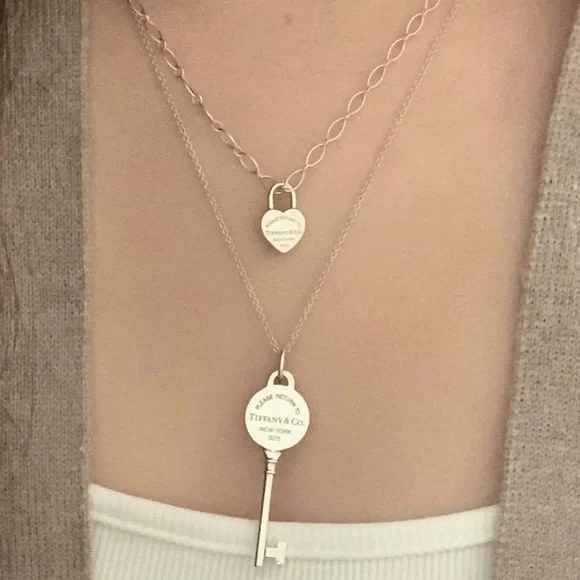 ✨💎✨Tiffany & Co. Return to Tiffany Circle Key Charm ✨💎✨ - Picture 2 of 6